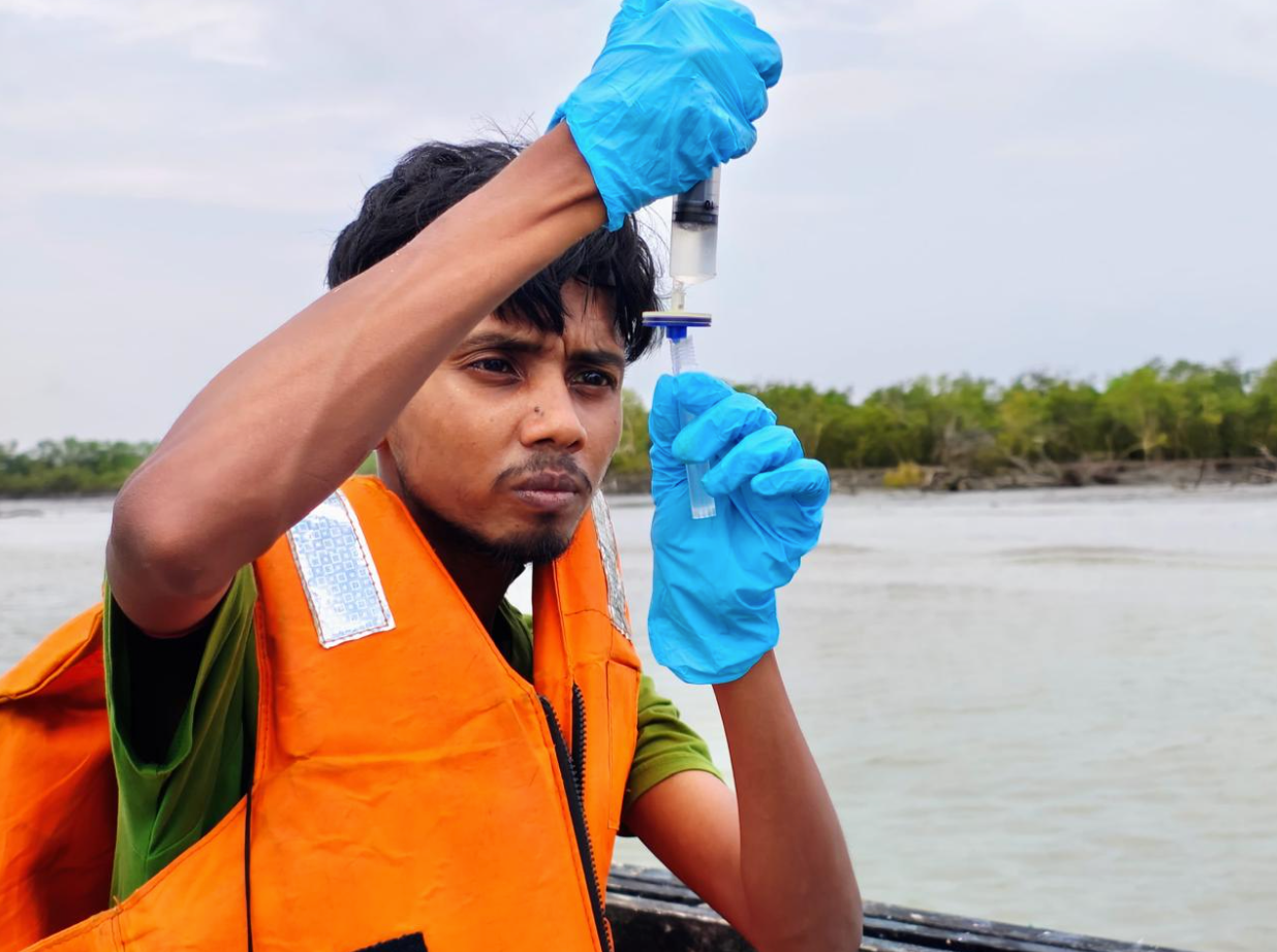 The team from IISER sails into the delta to fetch samples and test vital parameters such as the water quality, the ebb and flow of microbial life, and the seasonal rhythms that pulse through the mangroves. Photo: IISER Kolkata.